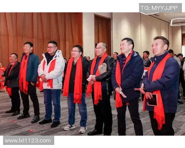 上海足球队团队协作的成功之道与战术分析探讨