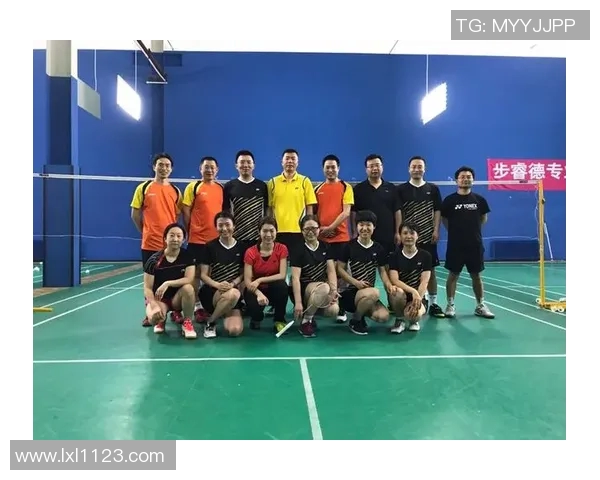 南京羽毛球队在全国团队协作排行榜中荣获第十名展现出强大实力与团队精神