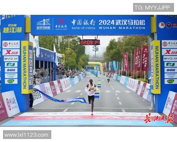 武汉滑板队勇闯城市马拉松的拼搏与突破之路